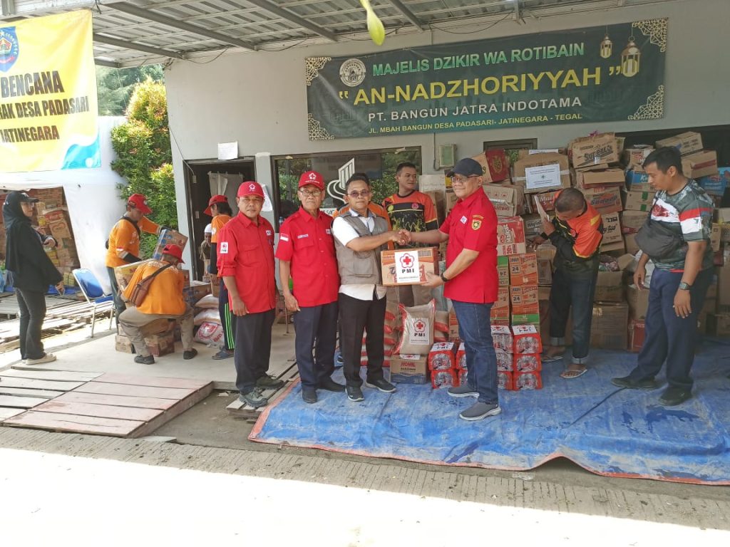 PMI Purworejo Salurkan Bantuan untuk Penyintas Banjir di Demak dan Tanah Bergerak di Tegal 1