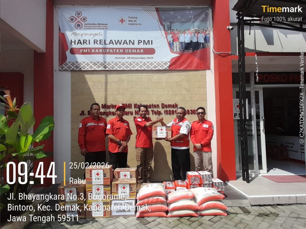PMI Purworejo Salurkan Bantuan untuk Penyintas Banjir di Demak dan Tanah Bergerak di Tegal demak