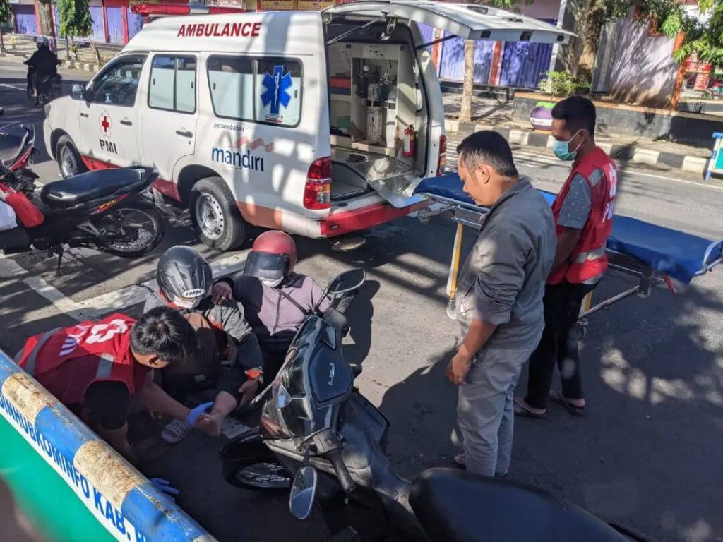 Home ambulans darurat pmi 1